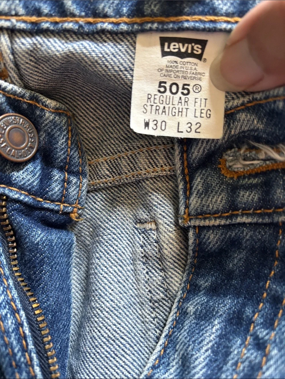 Levi's 505 Slim Straight Men's Jeans in Medium Blue with Tan Patch